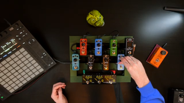 Lodewijk Vos vs. the £35 Pedalboard: Cheap Stompboxes, Big Synth Mayhem