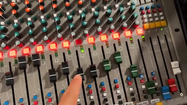 I'm sending it to groups three it's a mono synth so I'm just using three.