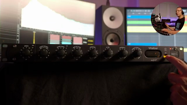 It's not easy to get a live set, which isn't completely mastered to the wall, as loud as fully produced tracks.