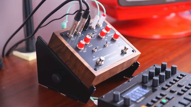 Maybe bring the mix down a bit less than 25% for that sort of effect.