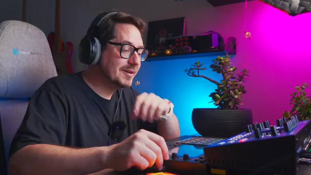 MidlifeSynthesist Does the 3rd Wave 8M: A Wavetable Ride