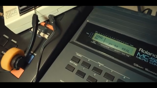 It's been a real workhorse for me for many years doing live shows and it's never had a hiccup.