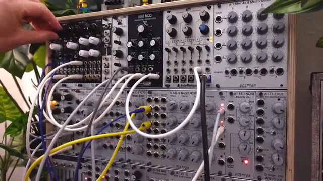 But what if I say you can use a regular two oscillator mono voice to make pads like this.