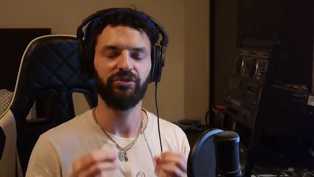 Just note that with the fan spinning in the back, it's quite noisy. You'll just hear this constant humming noise, but with headphones, I…