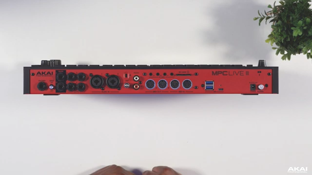 We can use this to connect to a computer or we can also use the type C port to sample from our smartphones.