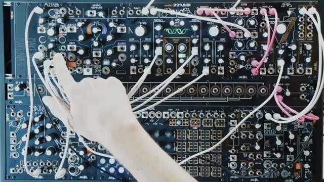 MAKEN0ISE MultiMod: Stretching Time and Control Signals in Eurorack