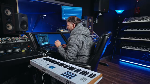 Arturia Synthx V: Multitimbral Trap Alchemy in the Box