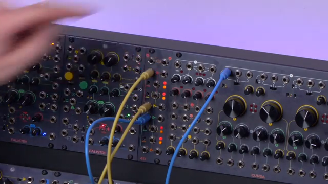 We can use the 411 also as a mixer thanks to these outputs at the top that those of you who use the 321 are already familiar with.