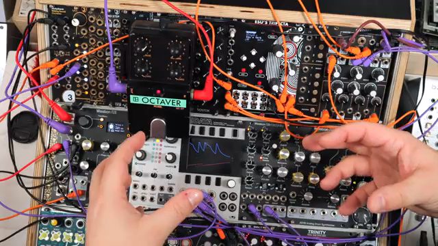 To create these kind of dual layer interesting patterns from single sources, like a single oscillator here.