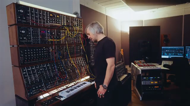 Arturia’s KeyStep 37 mk2: Hybrid Control Meets Playful Workflow in Hannes Bieger’s Studio