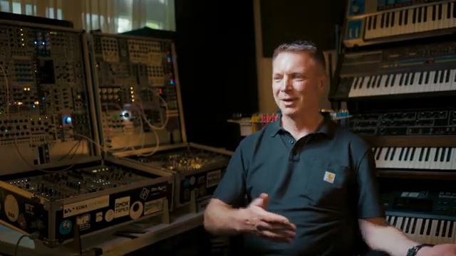 There was a 909 in the storefront of a new music shop, and it said, '300 guilders.